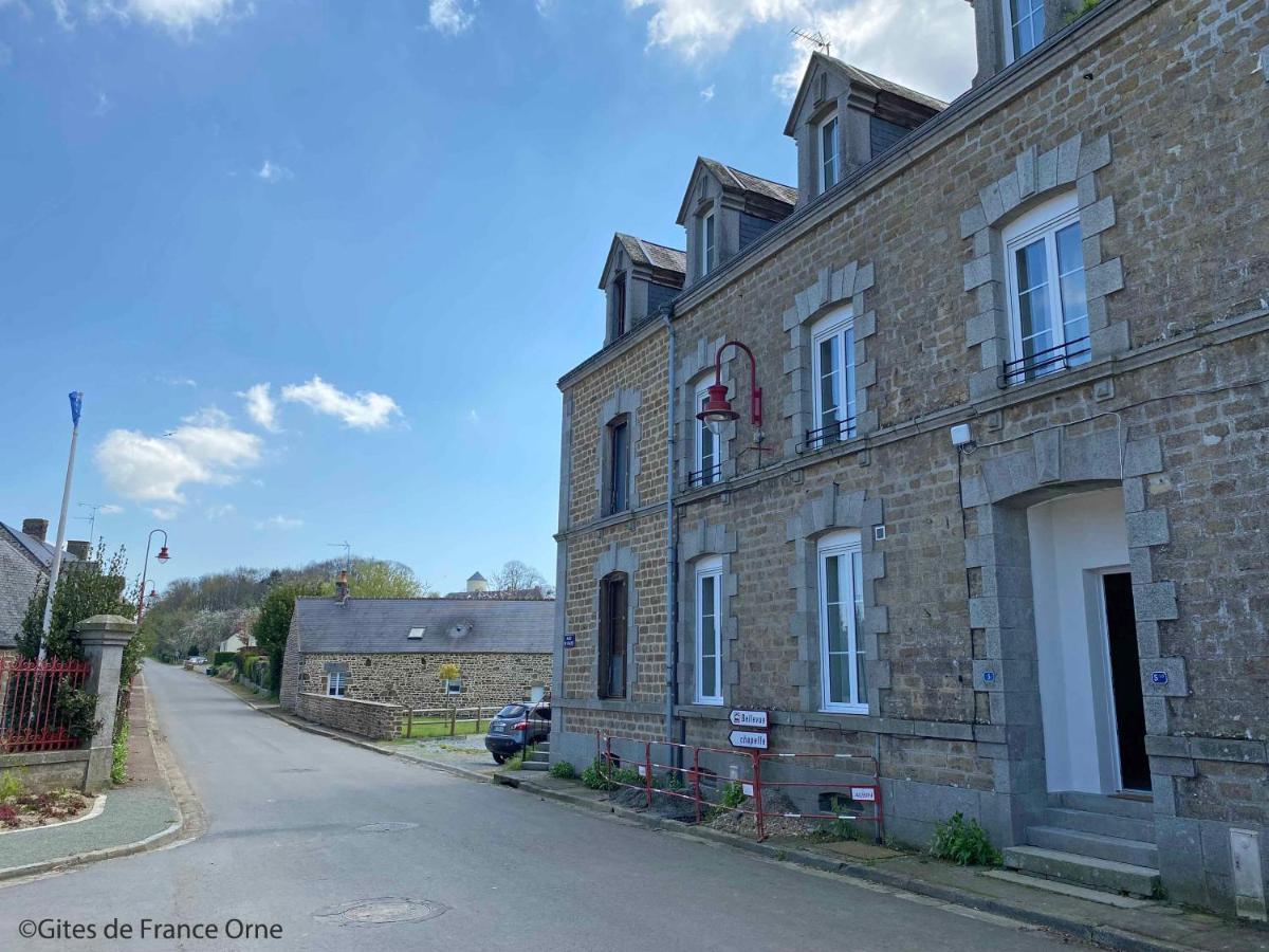 Gite De La Poste Saint-Fraimbault-sur-Pisse Exterior foto
